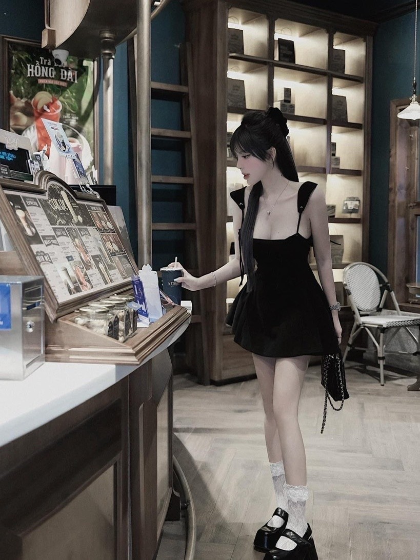 Váy xinh,Váy nữ sang chảnh kiểu dáng xòe đan dây sau lưng phù hợp đi chơi đi tiệc