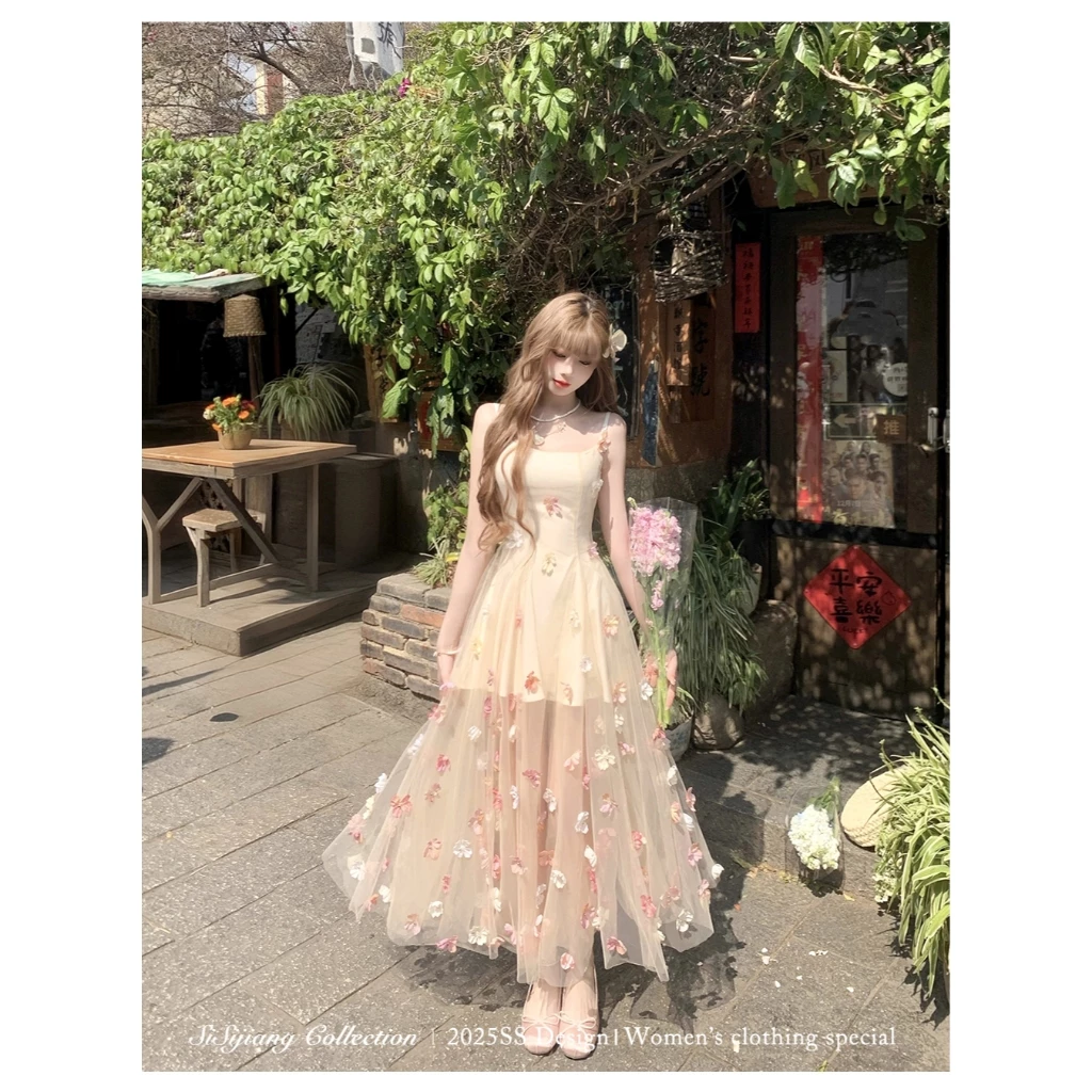 Đầm đeo chéo sang trọng thời trang hoa ba chiều lãng mạn kiểu Pháp