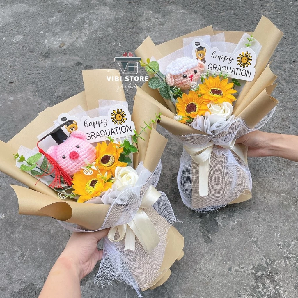 Bó hoa tốt nghiệp bao gồm thú len và hoa sáp (Tặng kèm túi giấy)