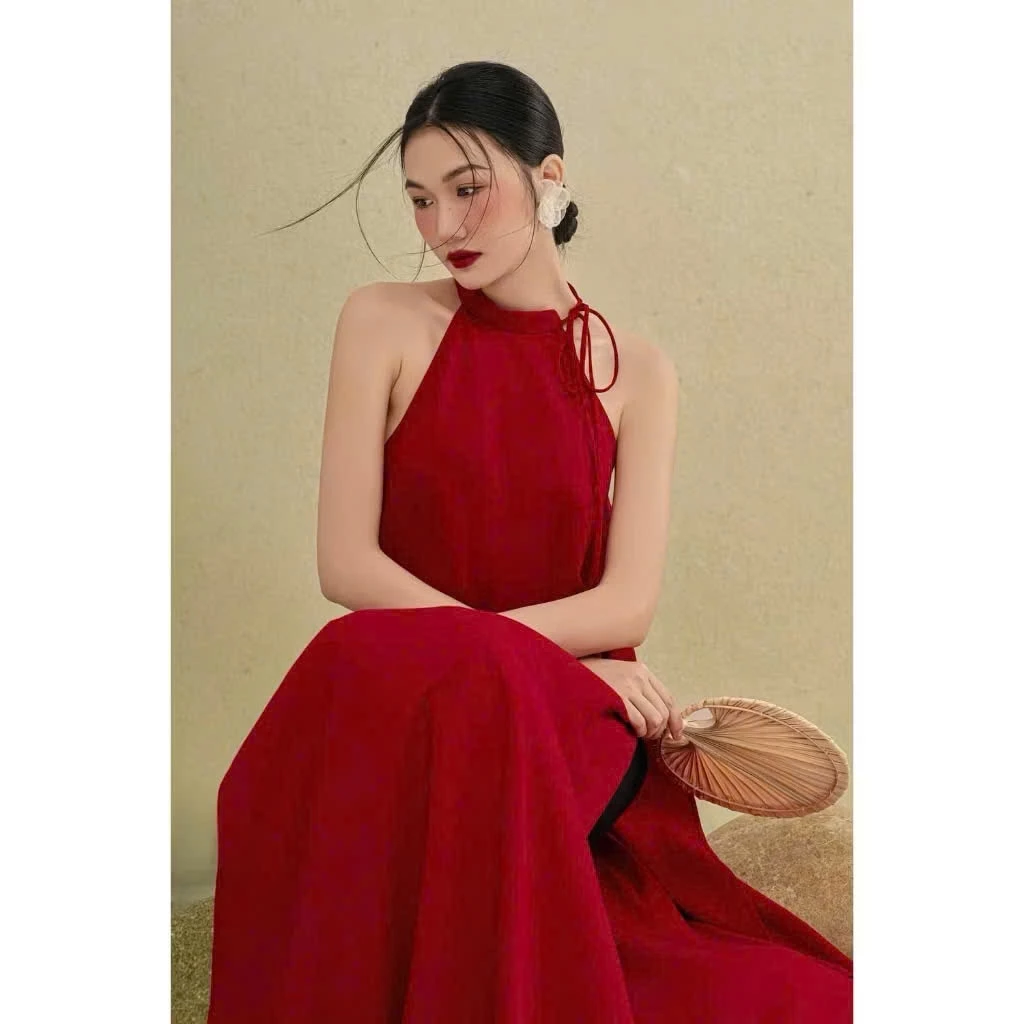 Áo dài cổ yếm Vân Diễm dáng suông trẻ trung cho mùa du lịch